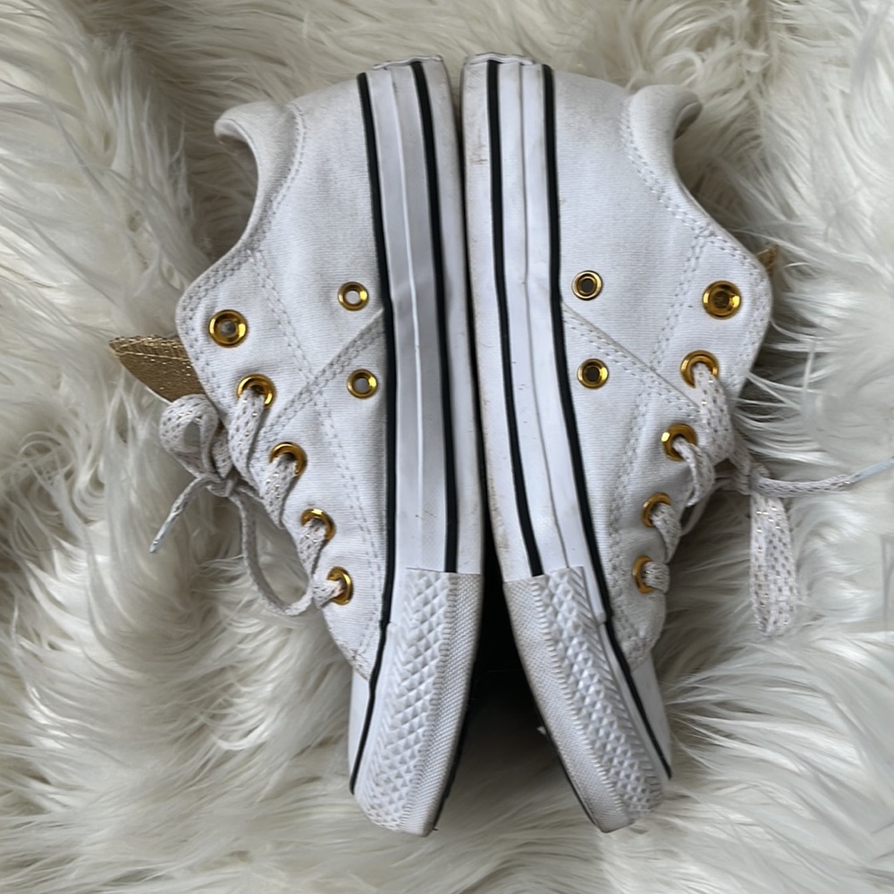 Converse - Picture 3 of 10